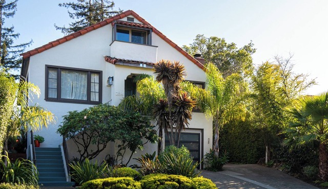 Downtown Mill Valley Vintage Home - Walk Everywhere!