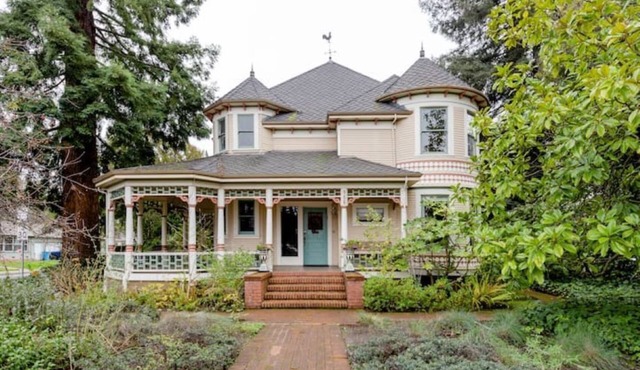 Downtown Modern Historical Queen Anne Victorian - Bolton House