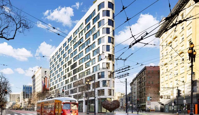 Downtown San Francisco Stay + Rooftop Bar & Gym