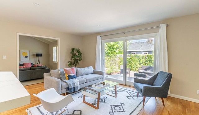 Dreamy Mountain View 4BR w/Backyard & Vaulted Ceilings, by Blueground