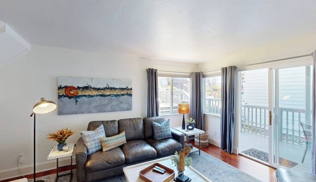 Elegant ocean-view home with firepit & W/D - walk to Moonstone Beach