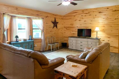 Emory Escape w/Pond Access < 13 Mi to Lake! in Emory