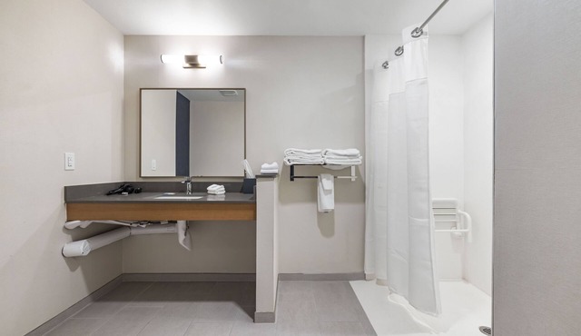 Fairfield by Marriott Inn & Suites San Francisco Airport Oyster Point Area