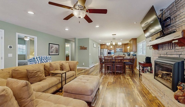 Family and Pet Friendly Home with Hot Tub, Studio, Short Walk to Lake