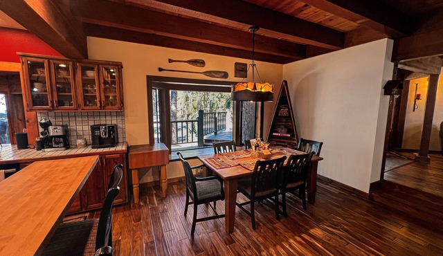Family Cabin in Graeagle CA w/King Bed & EV Charge in Graeagle