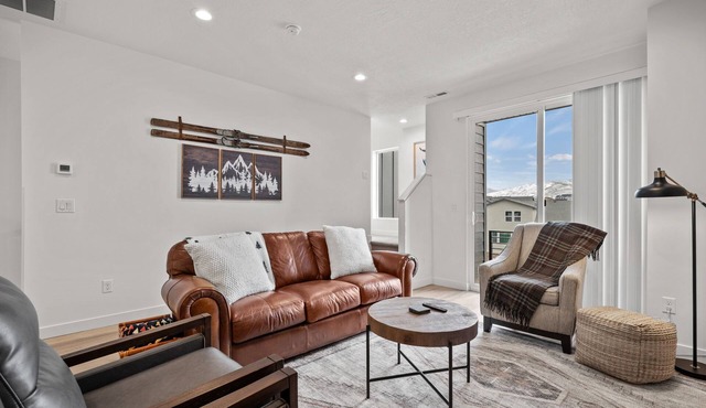 Focus Up at the Mountains R5973|Ski Retreat|Hot Tub in Mountain Green