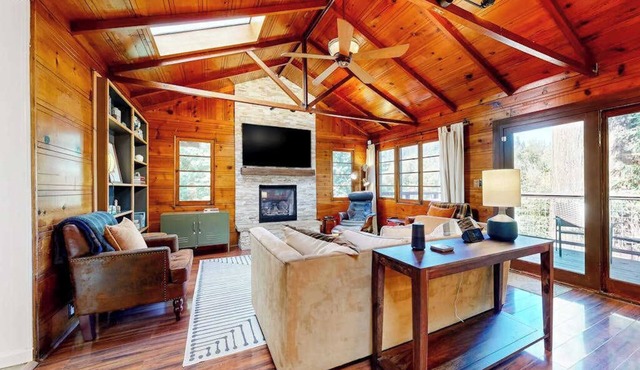 Forestville 3BR riverfront cabin with hot tub & redwood decks