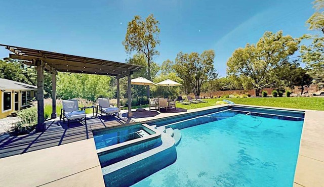 Glen Ellen 3BR estate with heated pool & spa on 5 private acres