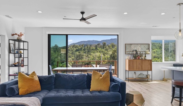 Glen Ellen 4BR hillside retreat with hot tub & valley views — dog friendly