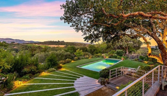 Gorgeous hilltop estate with heated pool in Kenwood