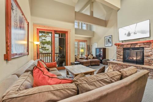 Grandeur at Elevation – 3 Bedroom Loft condo in Kirkwood