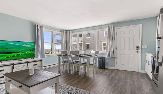 Harbor Serenity | Private Deck | Mins to Beach in Rye