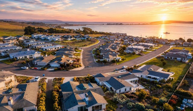 Heart of Bodega Bay! 5 STAR Coastal Getaway~Hot Tub~High Tide Haven