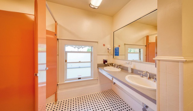 HI Sacramento Hostel