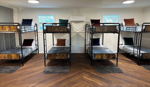 Hickory Hill Lodge - a serene country retreat in Argyle in Argyle