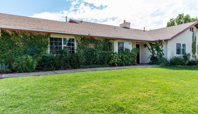 Hilltop Valley Views + BBQ | Paso Robles Wine Country | Vista Vine Cottage in San Miguel