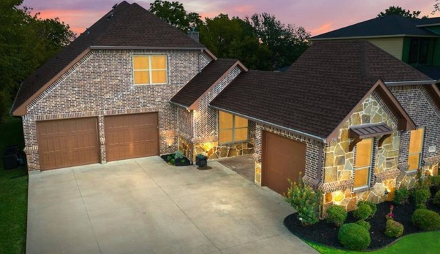 Historic Grapevine 3-bedroom house 4 minutes walk to Historic main street. in Grapevine