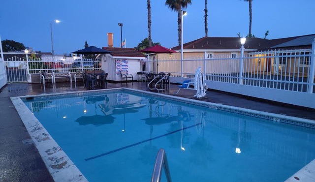 Holiday Motel Oakdale
