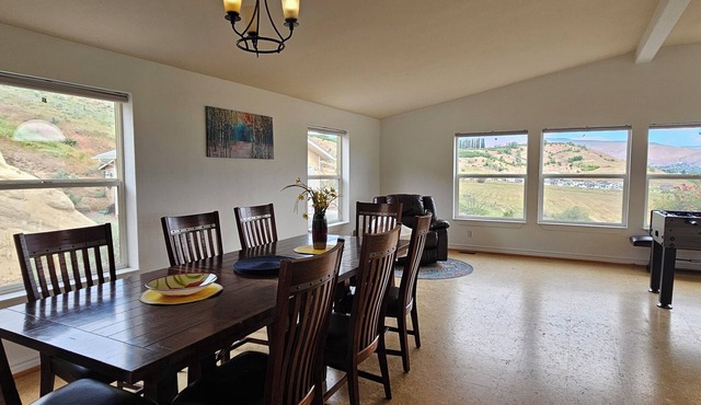 Home with a View in a Serene Setting in Wenatchee