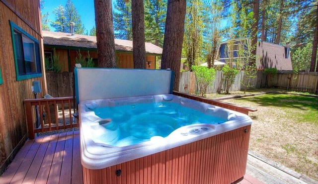 Hot Tub | BBQ | Walk to Beach | Pet Friendly in South Lake Tahoe