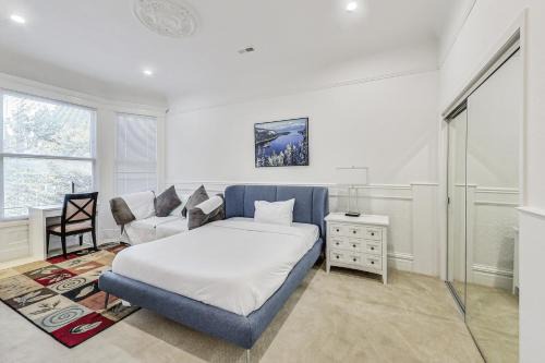 In the Heart of Haight Ashbury 5 Bedroom House