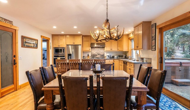 Indian Hills By Tahoe Getaways - Northstar 4 BR w/Private Hot Tub, HOA Pool, Gym, Tennis