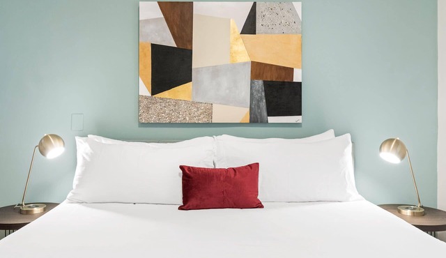 Kasa La Monarca | Modern Studio in San Francisco, Explore Nob Hill