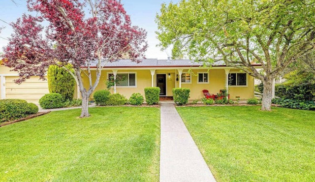 Kenwood 3BR ranch with bocce court & fenced yard — dogs welcome