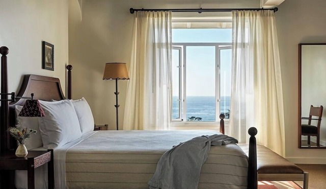 La Playa Hotel