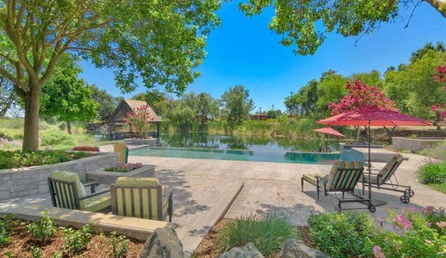 Lake Cottage House with Pool at UC Davis