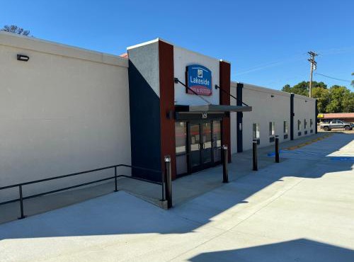 Lakeside Inn and Suites in Lone Star