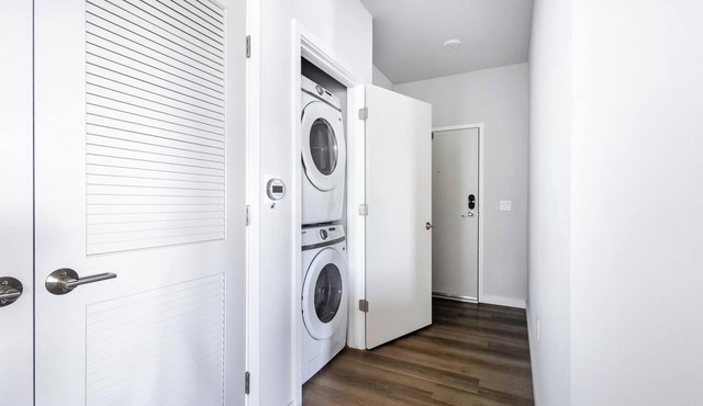Landing | Beautiful 1BD, Clubhouse, Gym in Santa Rosa