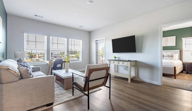 Landing | Beautiful 1BD, Gym, Clubhouse