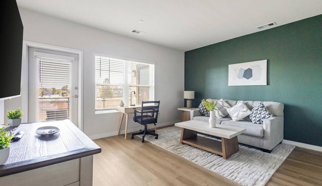 Landing | Stunning 1BD, Courtyard, Gym