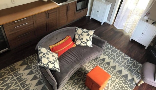 Lux Waterfront Cottage & Guest House in Whitefield