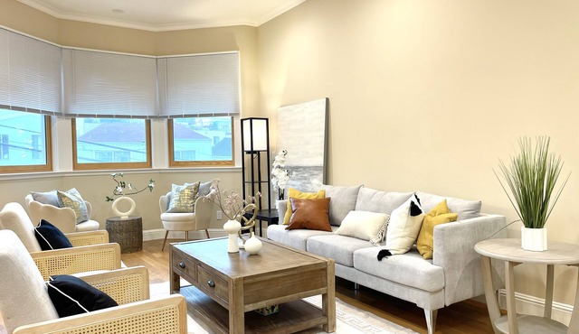 Luxurious New Built 3BR/3BA Home-Easy Acess to SFO Freeways North and South Bay