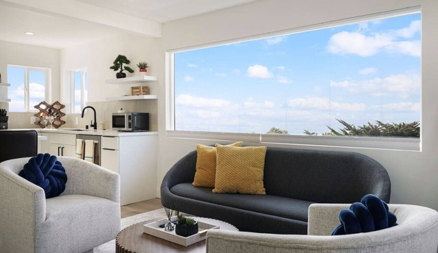 Luxury 3BR/2Bath Home w/Ocean Sunset Views, & Yard