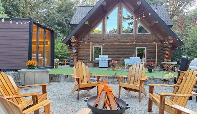 Luxury Log Cabin Escape Sauna & Epic Views in La Center