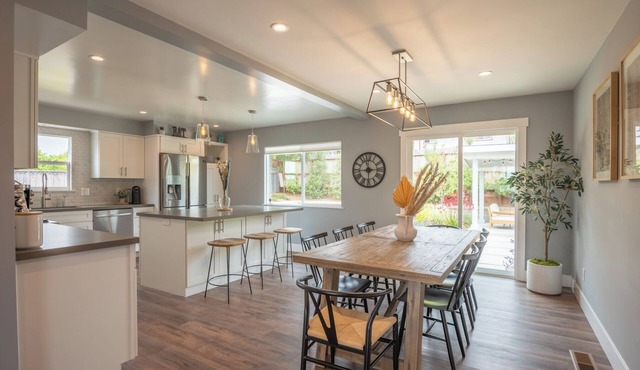 Luxury modern home with backyard and golf simulator!