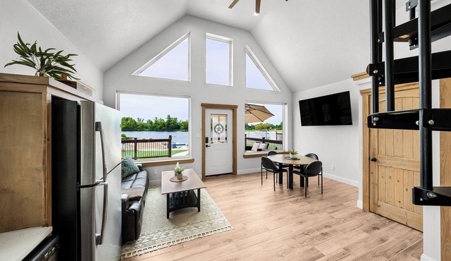 Master Suite w/Loft #1 in Point