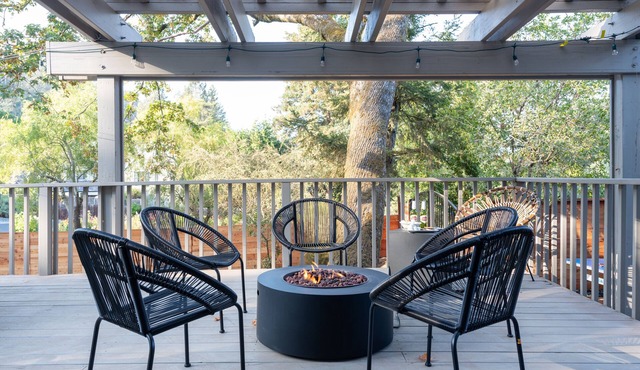 Mataro by AvantStay | Large & Elegant Home in Santa Rosa w/ Hot Tub & Games