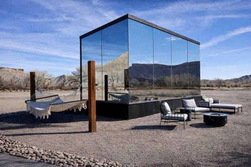 Modern Mirror Cabin Retreat with Stargazing & Desert Views near Capitol Reef, Torrey Utah in Torrey