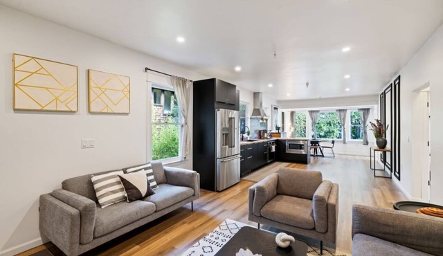 Modern Retreat in the Heart of Downtown Mill Valley