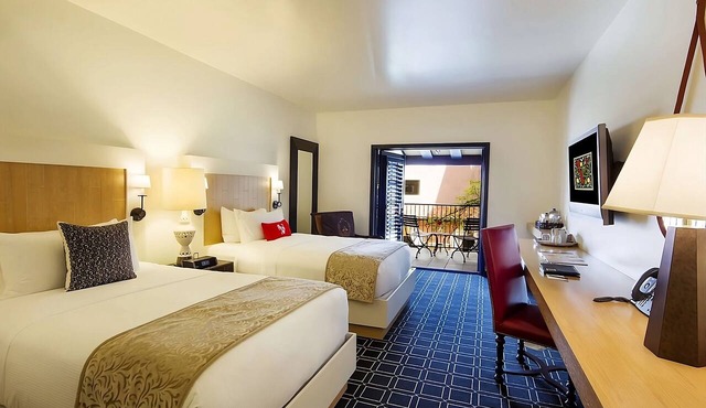 Near the Municipal Rose Garden in San Jose! Valet Parking, Swimming Pool!