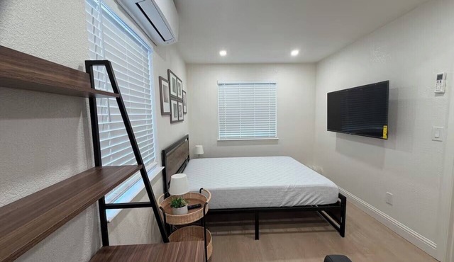 New! 8 mins to Superbowl/Free parking in Santa Clara
