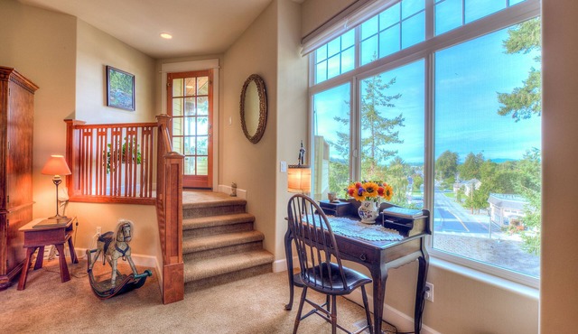 New Listing: Cozy, Comfortable Home with Fantastic Views in La Conner Village in La Conner