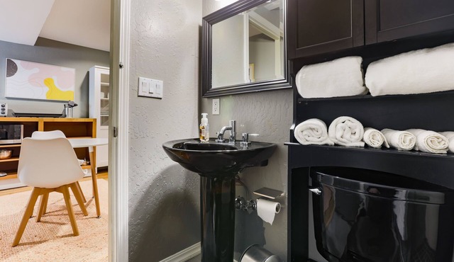 NEW! Private Oasis ☀️ Near Beaches ☀️ Large Patio ☀️ Easy Parking