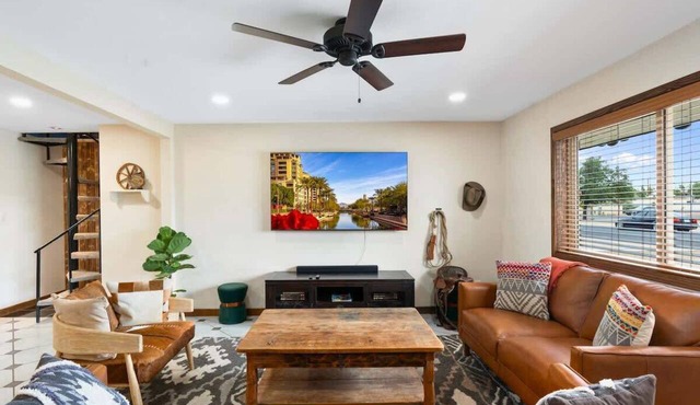 *NEW* Tempe Family Pool Oasis - 4BR + Pool Table in Tempe