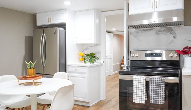 Newly Remodeled cozy 1 bedroom unit close to Public transportation , BART, & SF