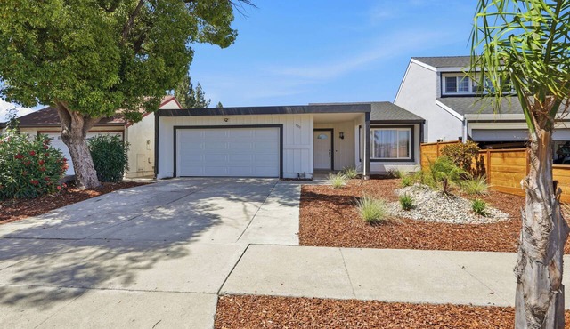 Newly remodeled home 3/2 baths/free Wi-Fi/washer/dryers/parking in San Jose